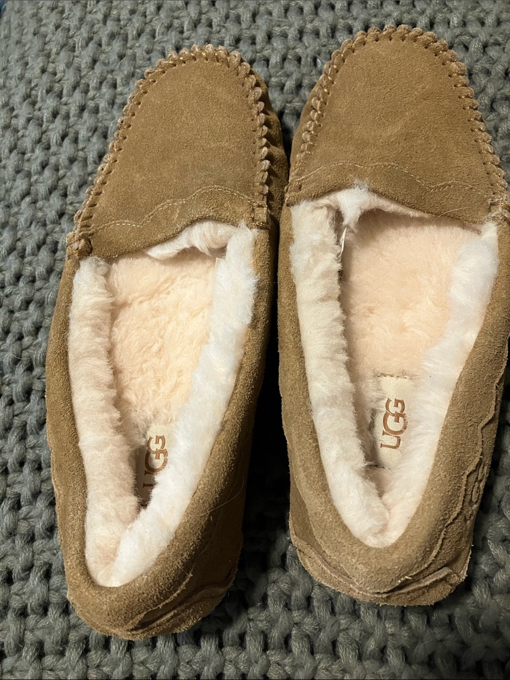 NWOT Ugg Ansley Suede Moccasins Size 8